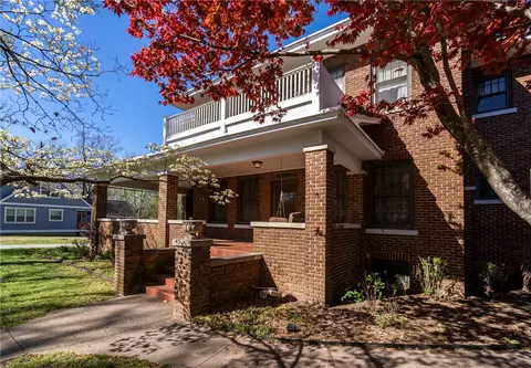114 S College St, Siloam Springs, AR 72761