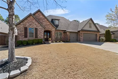 1001 SW Glen Arbor Ave, Bentonville, AR 72712