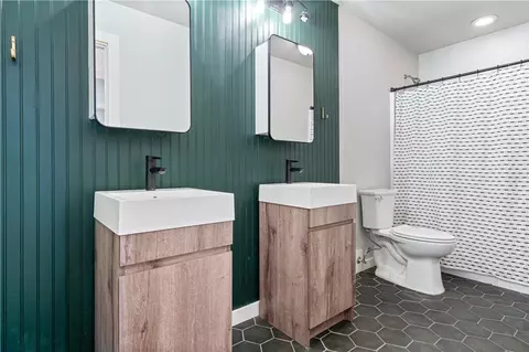 Bath - 4695 Augustine Dr, Springdale, AR 72762 photo 3 of 3