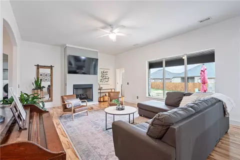 Living - 4695 Augustine Dr, Springdale, AR 72762 photo 3 of 4
