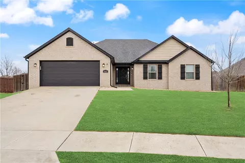 4695 Augustine Dr, Springdale, AR 72762
