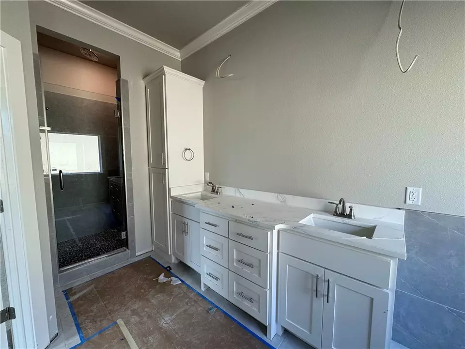 Bath - 2714 Nova Ave, Lowell, AR 72745 photo 2 of 2
