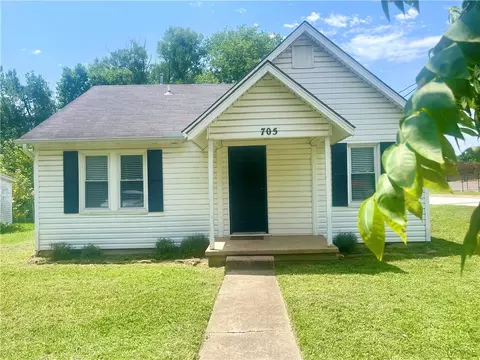 705 Church Ave, Fayetteville, AR 72701