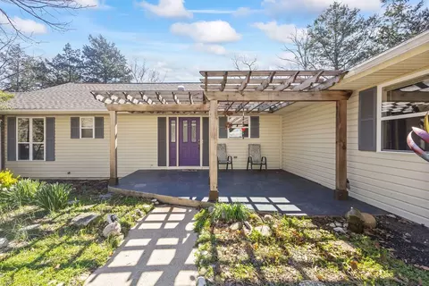 92 Table Rock Dr, Holiday Island, AR 72631