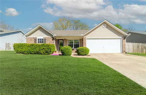 1158 S Nelson Dr, Fayetteville, AR 72701