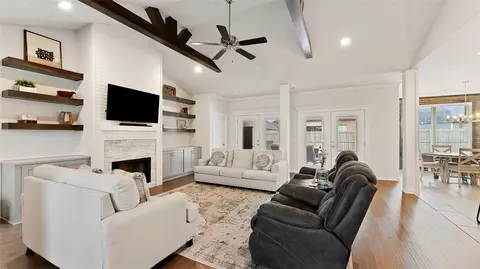 Living - 1320 Eureka Rd, Centerton, AR 72719 photo 3 of 6