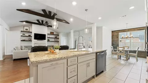 Kitchen - 1320 Eureka Rd, Centerton, AR 72719 photo 2 of 6