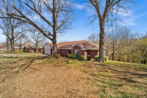 12560 Blueberry Ln, Lowell, AR 72745