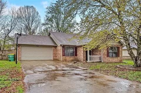 254 Fern St, Centerton, AR 72719