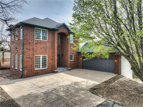 24 Mckenzie Dr, Bella Vista, AR 72715