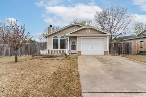 2946 N Fiesta Dr, Fayetteville, AR 72703