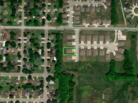 229 N 231 N Broadway Dr, Farmington, AR 72730
