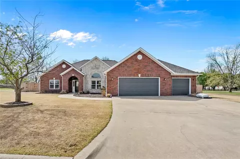 8545 W Forest Hills Dr, Fayetteville, AR 72704