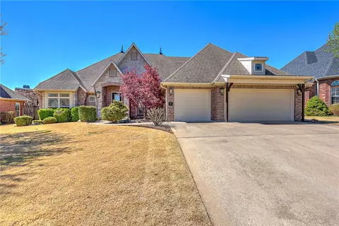 5096 Strathmore Station Dr, Rogers, AR 72758