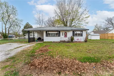 506 SE 6th Ave, Gravette, AR 72736
