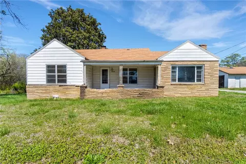 4060 E Huntsville Rd, Fayetteville, AR 72701