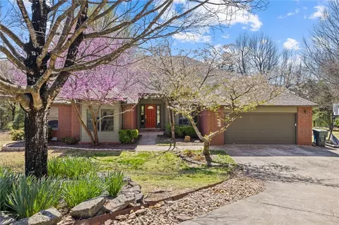 1109 E Heath Dr, Fayetteville, AR 72701