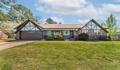 2504 W Marquette Rd, Rogers, AR 72758