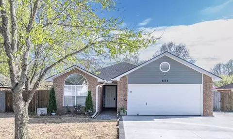 684 Robin Hood Ct, Springdale, AR 72764