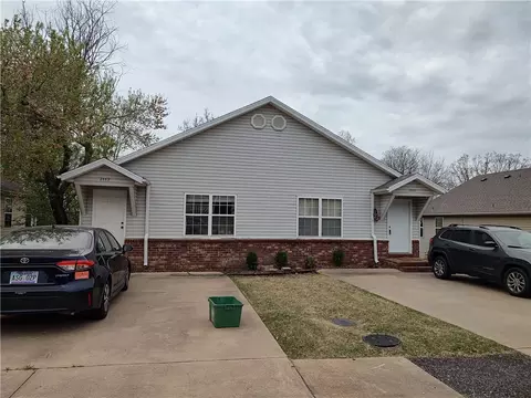 2449 2451 Brophy Cir, Fayetteville, AR 72703