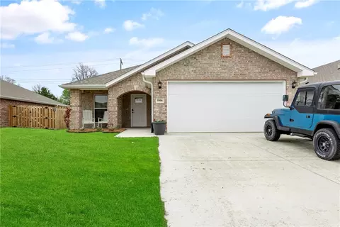 5906 NW Grant St, Bentonville, AR 72713