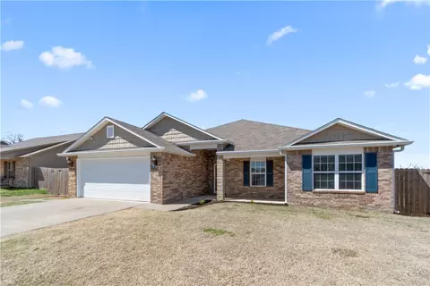 300 Woodland St, Lowell, AR 72745
