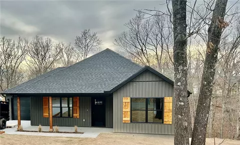 10 Wigtown Ln, Bella Vista, AR 72715