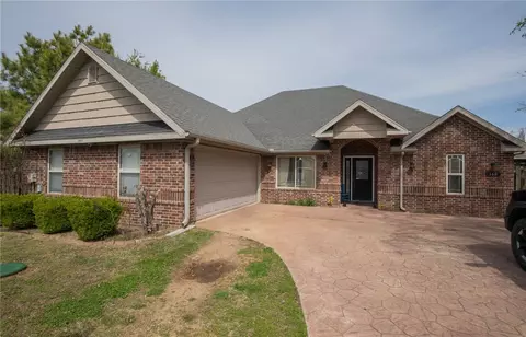 660 Black Onyx Ave, Springdale, AR 72764