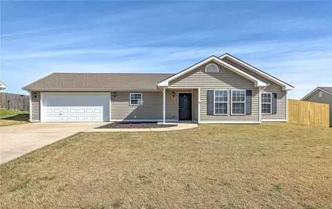 1460 Battery Dr, Prairie Grove, AR 72753