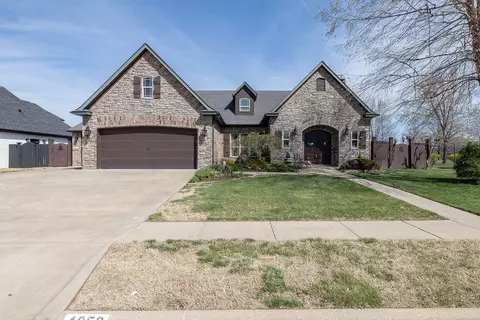 4850 N Maple Grove Dr, Springdale, AR 72764