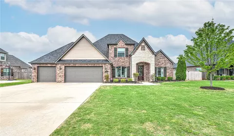 2806 Cobbler Pl, Rogers, AR 72758