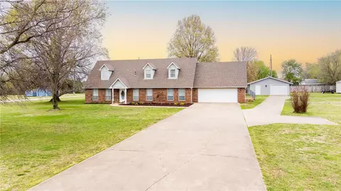 19492 W Highway 12, Gentry, AR 72734