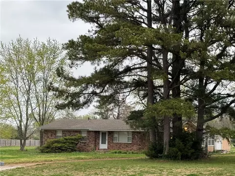 816 Weston St, Pea Ridge, AR 72751