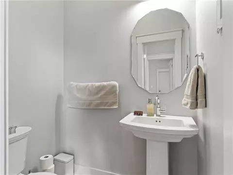 Bath - 5433 Hackett St, Springdale, AR 72762 photo 2 of 6