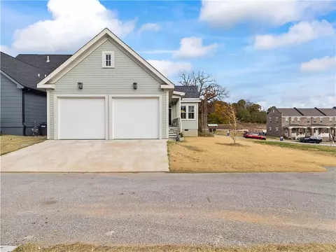 Exterior - 5433 Hackett St, Springdale, AR 72762 photo 5 of 9