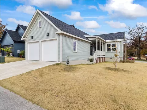 Exterior - 5433 Hackett St, Springdale, AR 72762 photo 4 of 9