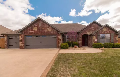 1170 Ellen Ray Ln, Centerton, AR 72719