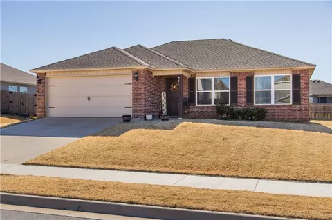 504 W Pittsfield, Siloam Springs, AR 72761