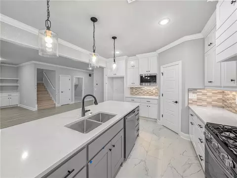 Kitchen - 441 Rainforest Loop, Centerton, AR 72719 photo 3 of 3
