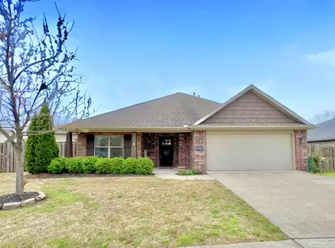 4304 Baltimore Dr, Rogers, AR 72758