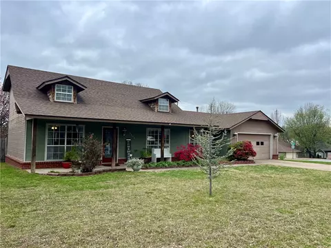 1504 Jennifer St, Springdale, AR 72762