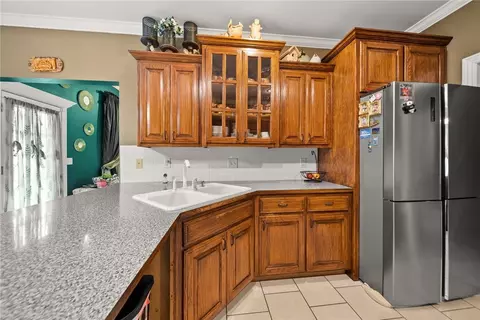 Kitchen - 2025 Cobblestone St, Springdale, AR 72762 photo 3 of 4
