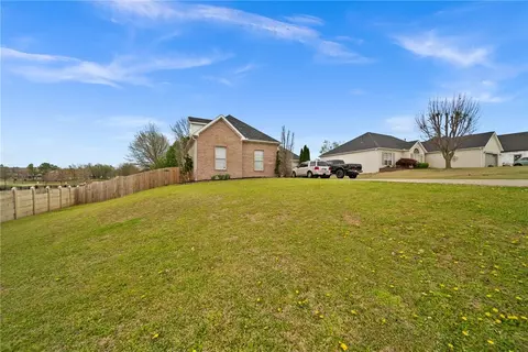 Exterior - 2025 Cobblestone St, Springdale, AR 72762 photo 2 of 11