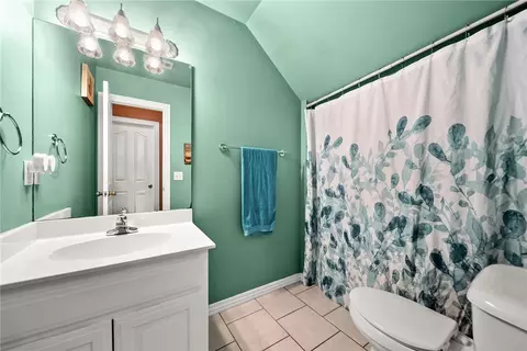 Bath - 2025 Cobblestone St, Springdale, AR 72762 photo 5 of 5