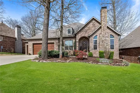 1619 NE Chapel Hill Dr, Bentonville, AR 72712