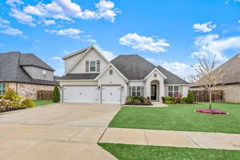 1050 Elizabeth Dr, Bentonville, AR 72713