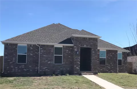 134 S Harrogate Ln, Fayetteville, AR 72704