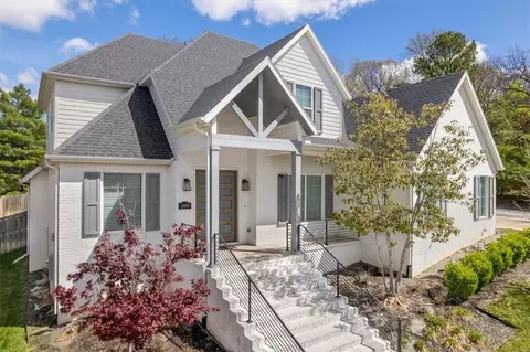 2480 E Absolute St, Fayetteville, AR 72701