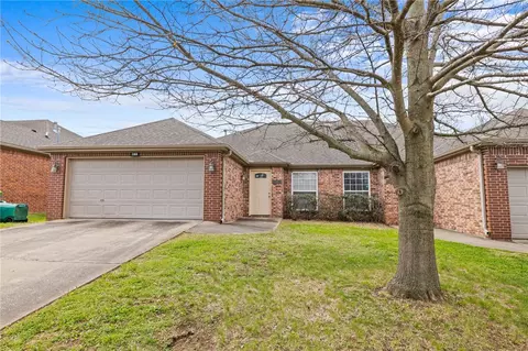 286-288 Copper Oaks Dr, Centerton, AR 72719