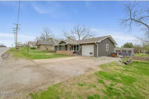 602 Cedar St, Anderson, MO 64831